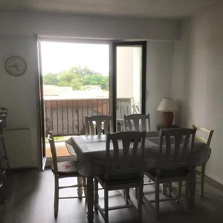 Location Proche Апартаменты *